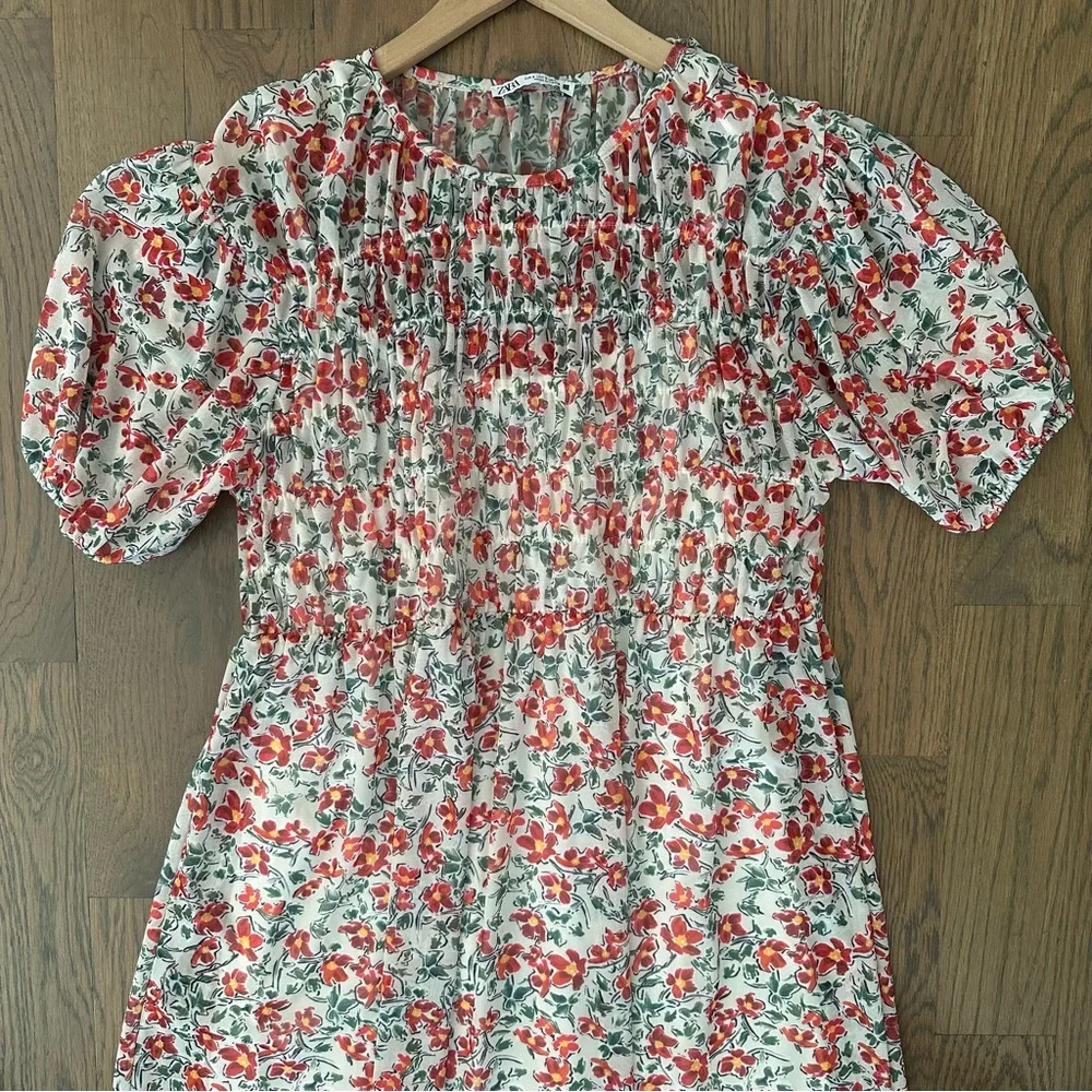 Zara puff sleeve
